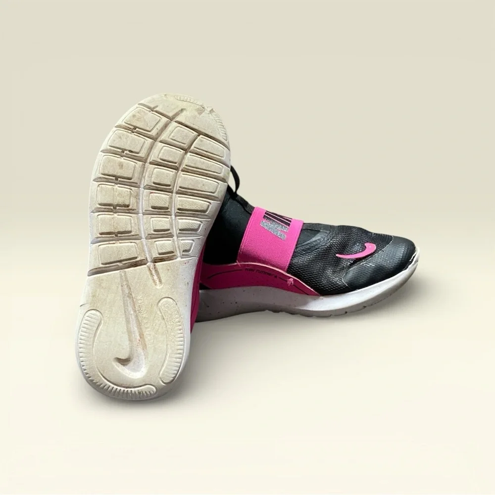 Nike Flex Runner 4 Kids Black and Pink Sneakers